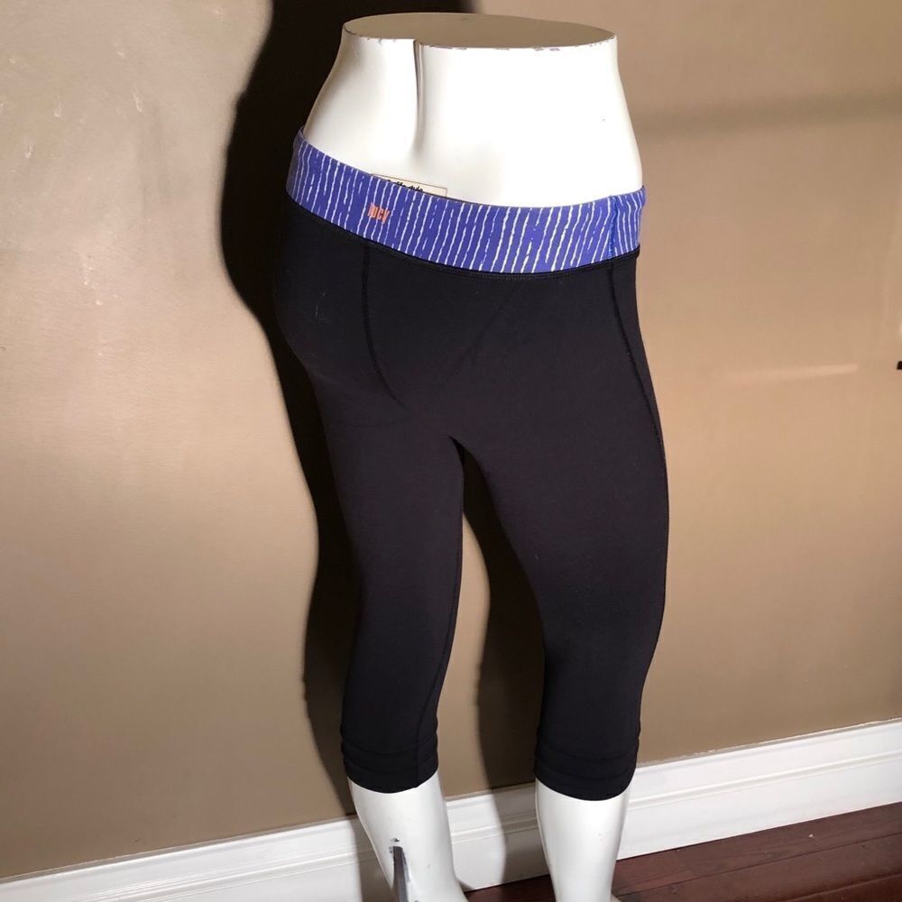 Lucy Capri Leggings - Picture 3 of 3